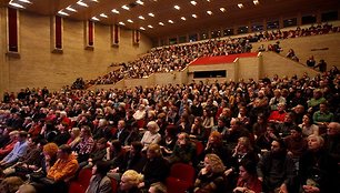 Nacionaliniame dramos teatre Valentinas Masalskis susitiko su savo gerbėjais