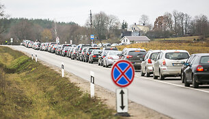 Prie Vilniaus Karveli&scaron;kių kapinių