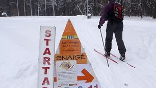 Šimtai vilniečių pirmąjį 2011 metų sekmadienį stojo ant slidžių