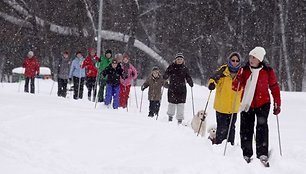 Šimtai vilniečių pirmąjį 2011 metų sekmadienį stojo ant slidžių