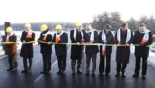 Iškilmingos ceremonijos metu atidaryta pirmoji Vilniaus vakarinio aplinkkelio atkarpa.