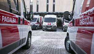 Sveikatos apsaugos ministerija  perdavė gydymo įstaigoms 24 A tipo GMP automobilius