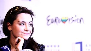 Evelina Sa&scaron;enko prie&scaron; kelionę į &bdquo;Euroviziją&ldquo; susitiko su žurnalistais.