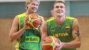 Mindaugas Kuzminskas ir Robertas Javtokas