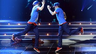 Popingo stiliaus &scaron;okį atlikę Edvinas Au&scaron;vicas ir In&lsquo;Beat