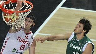 Turkijos ir Slovėnijos rinktinių dvikovos akimirkos