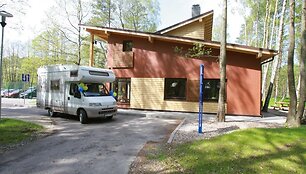 Keturių žvaigždučių Klaipėdos kempinge teikiamos įvairiausios paslaugos.