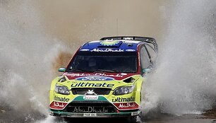 Lyderiais i&scaron;lieka Jari-Matti latvala su &scaron;turmanu Miika Anttila ("Ford Focus WRC").