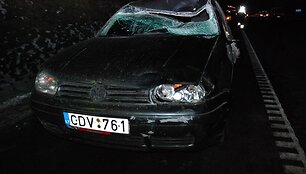 Suniokotas automobilis