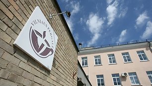 „Vilniaus pergalės“ darbuotojai skundžiasi, kad jie yra verčiami dirbti viršvalandžius. 