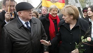 Vokietijos kanclerė Angela Merkel ir buvęs Sovietų Sąjungos lyderis Michailas Gorbačiovas 