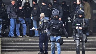 Policija prie mokyklos, kur įvyko kruvinas i&scaron;puolis