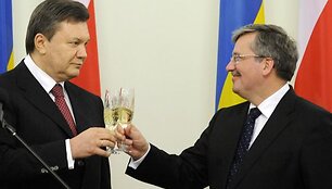 Bronislawas Komorowskis ir Viktoras Janukovyčius