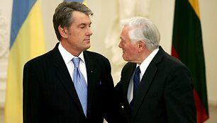 Valdas Adamkus ir Viktoras Ju&scaron;čenka teigė, kad tai, kas nuveikta, gali būti vertinama tik teigiamai. 