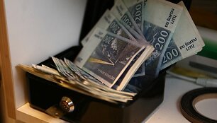 Kitą savaitę turėtų paai&scaron;kėti, kokie nauji moeksčiai užguls mūsų pečius. 