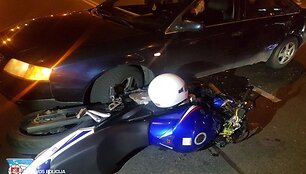 Automobilio ir motociklo susidūrimas