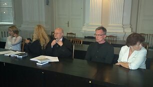 Raimundas Ivanauskas, Eglė Barauskaitė ir jų atstovai teisme 