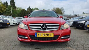 Skelbimas apie neva parduodamą automobilį