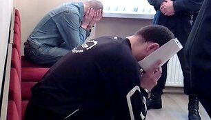 Paulius Ragauskas ir Mindaugas Zujis teisme slėpė veidus