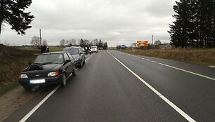 Fordo vairuotojas buvo sąžiningas: sustojo įvykio vietoje