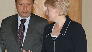 D.Grybauskaitė premjerui aiškina jo klaidas. 