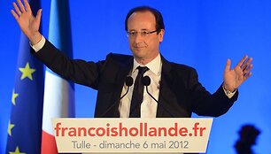 F.Hollande'as atvyko padėkoti uiž paramą rinkimuose pas džiūgaujanius žmones
