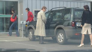 Rolandas Paksas automobilį pastatė neįgaliesiems skirtoje vietoje