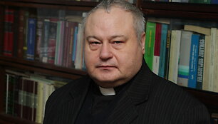 Kunigas dr. doc. Robertas Pukenis
