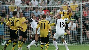 Vilniaus &bdquo;Vėtros&ldquo; ir Londono &bdquo;Fulham&ldquo; dvikovos akimirkos.