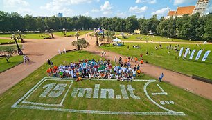 15min.lt logotipo piešimas Lukiškių aikštėje