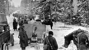Suomijos giriose sovietų kariuomenės kolonos i&scaron;tįsdavo begales kilometrų, todėl tapdavo lengvu taikiniu kur kas mažesnėms suomių pajėgoms.