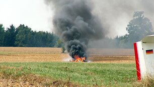 Nukritęs sraigtasparnis užsidegė