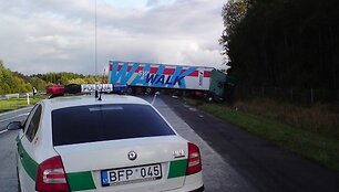 Apvirtęs vilkikas Rietavo savivaldybėje 