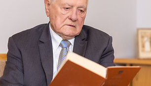 Valdas Adamkus