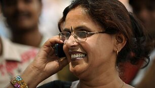 Indijoje laukiama proveržio mobiliųjų telefonų rinkoje