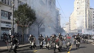 Susirėmimas tarp policijos ir gėjų eitynių prie&scaron;ininkų