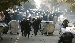 Susirėmimas tarp policijos ir gėjų eitynių prie&scaron;ininkų