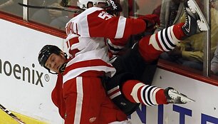 &bdquo;Red Wings&ldquo; ir &bdquo;Blackhawks&ldquo; mačo akimirka.