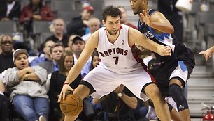 Andrea Bargnani vedė &bdquo;Raptors&ldquo; į pergalę.