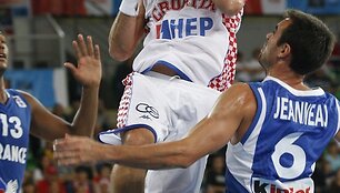 Buvęs Kauno &bdquo;Žalgirio&ldquo; gynėjas M.Popovičius buvo sunkiai sustabdomas, tačiau pergalei prie&scaron; prancūzus to neužteko