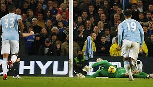 &bdquo;Manchester City&ldquo; pergalės kalviu tapo vartininkas Shay Givenas mačo pabaigoje atrėmęs F.Lampardo smūgį nuo 11 metrų žymos
