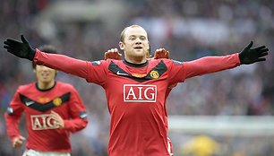 W.Rooney išplėšė pergalę „Manchester United“