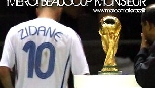 M.Materazzi atkirtis Z.Zidane'ui