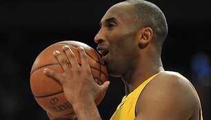 NBA žaidėjai mano, jog K.Bryantas &bdquo;mėgsta&ldquo; žaisti ne&scaron;variai
