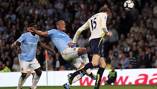 Pergalingą įvartį &bdquo;Tottenham&ldquo; ekipai pelnė P.Crouchas