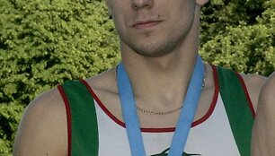 J.Kinderis pasipuo&scaron;ė sidabru