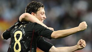 M.Ozilas &scaron;ią vasarą buvo vienas Vokietijos futbolo rinktinės lyderių