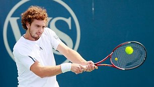 E.Gulbis pirmajame rate įveikė korto šeimininką amerikietį D.Youngą