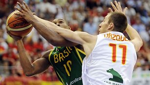 Pasaulio čempionai ispanai įveikė ir brazilus