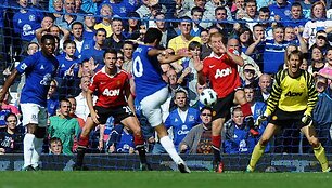 &bdquo;Everton&ldquo; (mėlyna apranga) i&scaron;sigelbėjo per teisėjo pridėtą laiką